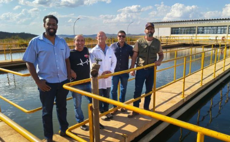 Foto: DivulgaÃ§Ã£o/PMSL - Os vereadores Eraldo da SaÃºde, presidente da comissÃ£o, e TÃ©o da Equoterapia, relator, acompanharam a visita. A estaÃ§Ã£o Ã© responsÃ¡vel por atender mais de 50% do abastecimento de Sete Lagoas
