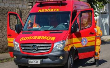 Homem morre esmagado por carro durante conserto na Grande BH