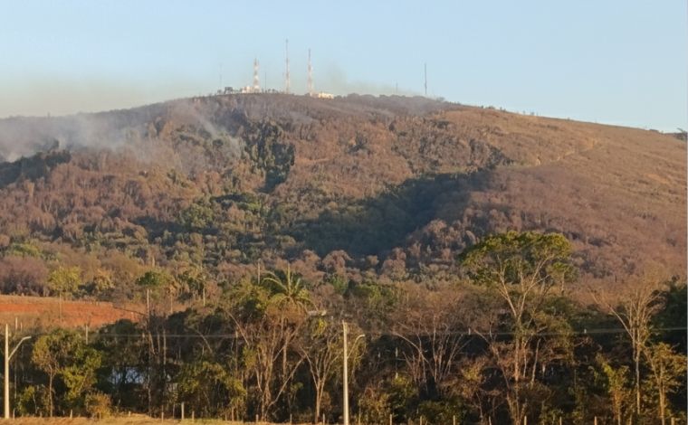 Bombeiros descartam novos focos de incêndio na Serra de Santa Helena e explicam origem da fumaça