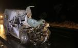 Três pessoas morrem em colisão entre ambulância e caminhão na BR-251 em MG