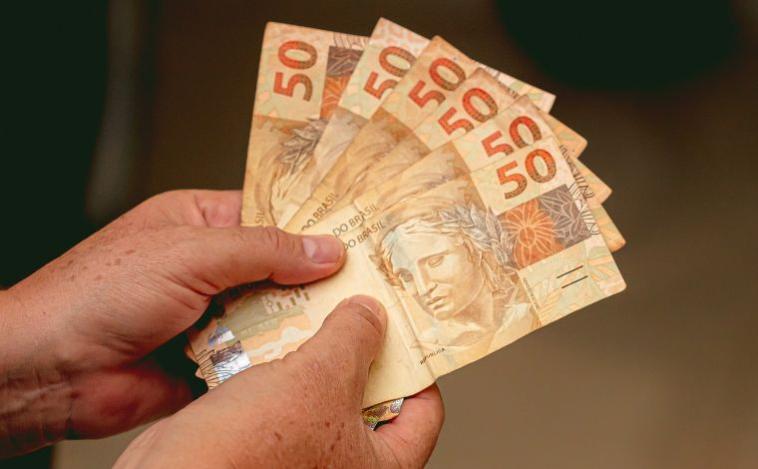 Governo paga lote extra do PIS/Pasep na próxima semana; veja quem recebe