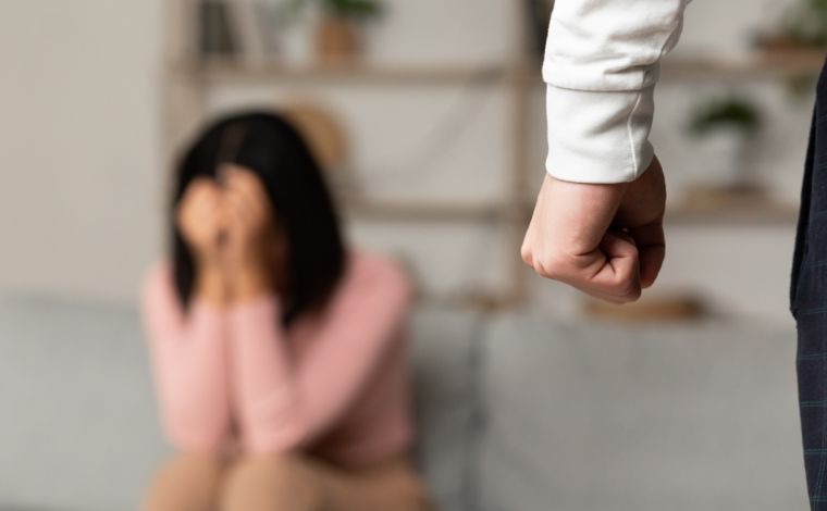 Foto: Ilustrativa - De acordo com o boletim de ocorrência, o casal participava da confraternização quando o homem, aparentemente sob efeito de álcool, passou a discutir com a companheira após vê-la conversando com uma amiga