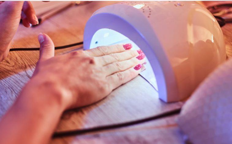 Anvisa proíbe substâncias cancerígenas usadas em esmaltes e unhas em gel