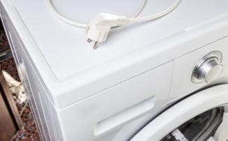 Bebê indígena morre eletrocutado em máquina de lavar na Grande BH