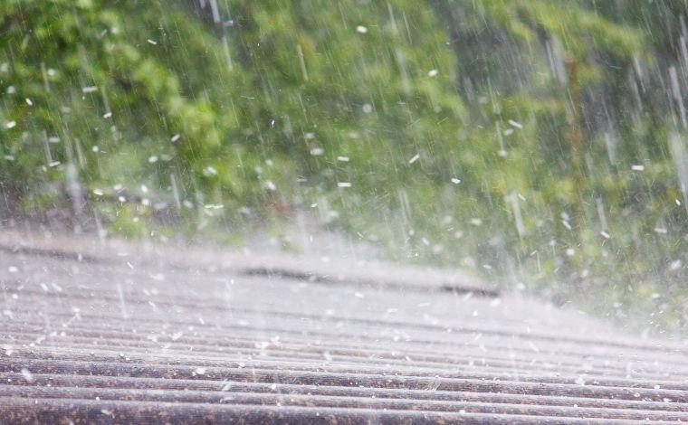 Inmet emite alerta de chuva intensa e risco de granizo para 585 cidades de Minas Gerais