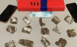 Suspeito de tráfico é preso durante operação da PM no bairro Bernardo Valadares em Sete Lagoas