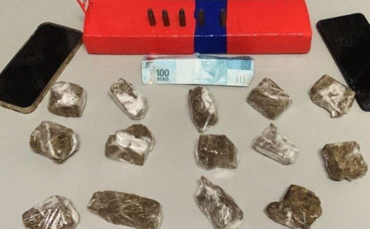 Suspeito de tráfico é preso durante operação da PM no bairro Bernardo Valadares em Sete Lagoas