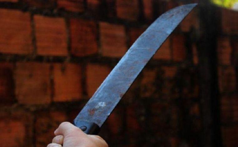 Homem é preso após invadir casa da ex-companheira e tentar matá-la em Sete Lagoas