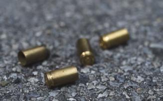 Residência tem portão atingido por disparos de arma de fogo em Sete Lagoas