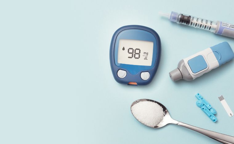 Foto: Ilustrativa - A doenÃ§a, causada por problemas na produÃ§Ã£o ou utilizaÃ§Ã£o da insulina, acaba desencadeando um acÃºmulo de glicose no sangue e, se nÃ£o tratada, pode causar problemas cardÃ­acos, nos rins, visÃ£o e atÃ© nos nervos