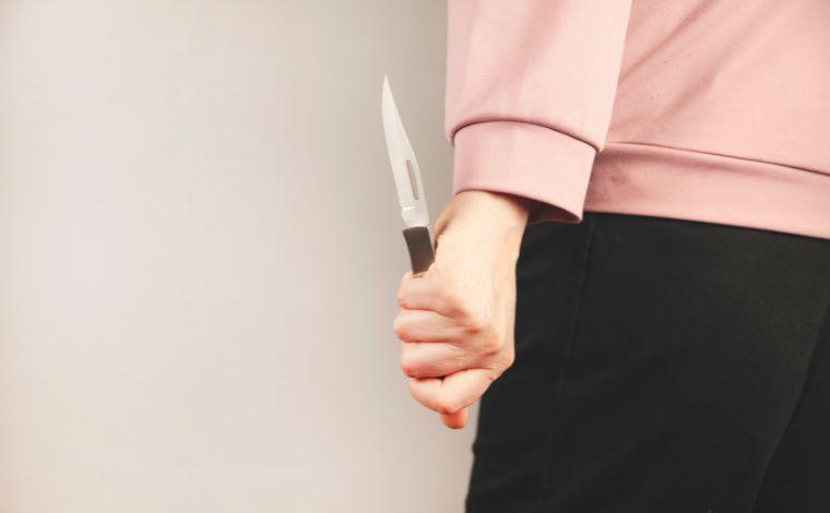 Discussão por R$ 10 termina com mulher esfaqueada no peito em Sete Lagoas