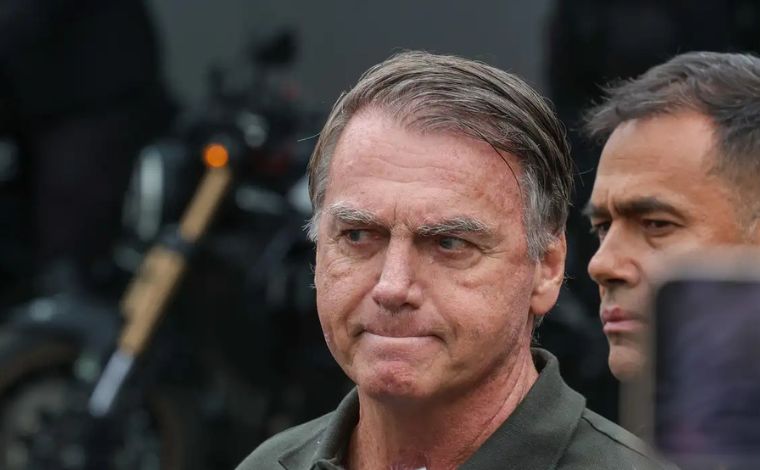 Foto: FÃ¡bio Rodrigues/Ag. Brasil - Em decisÃ£o, Moraes diz que o ex-presidente tentou violar tornozeleira;  A defesa de Jair Bolsonaro pediu a concessÃ£o de prisÃ£o domiciliar humanitÃ¡ria ao ex-presidente