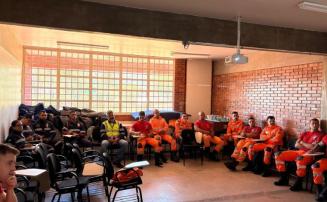 Bombeiros, SAMU e Via Cristais iniciam treinamento integrado para atendimento a acidentes químicos