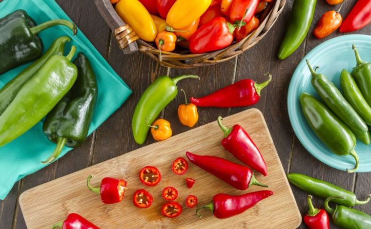 Pimenta na dieta: benefícios para saúde, humor e emagrecimento