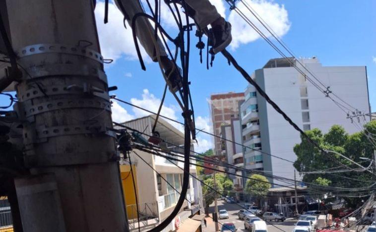 Suspeito de furtar cabos elétricos morre ao subir em transformador no interior de Minas 
