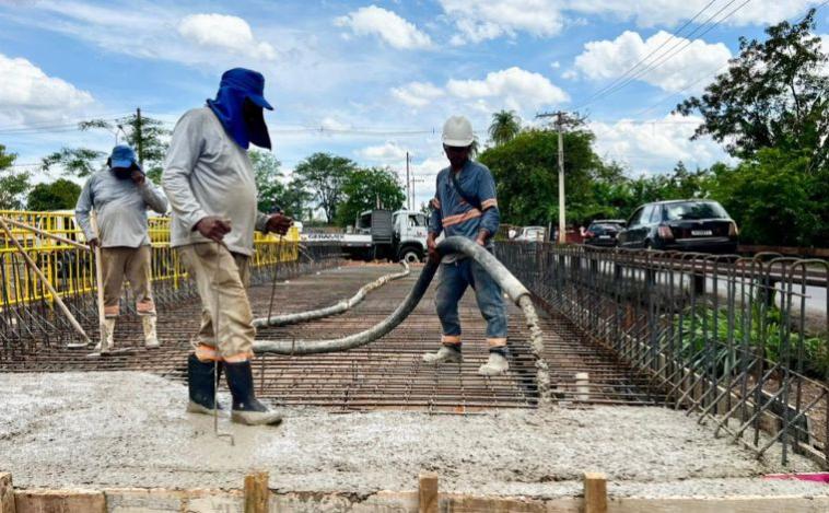 Obra de duplicação da ponte do Sítio da Abadia em Sete Lagoas entra em fase final