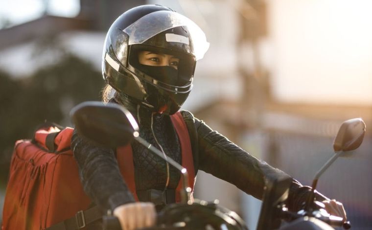 Foto: iStock - O novo ponto de apoio contarÃ¡ com abrigo coberto, Ã¡rea de descanso, estaÃ§Ã£o de carregamento de celular e estacionamento com entrada e saÃ­da exclusiva para motos