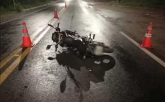 Motociclista embriagado desobedece parada e atropela dois policiais em Curvelo