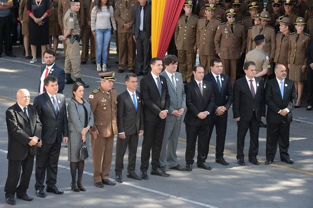 PM concede honraria a Douglas Melo e a mais cinco parlamentares