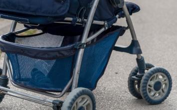 Bebê de seis meses é encontrado abandonado em carrinho com pino de cocaína na Grande BH