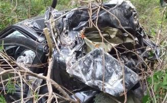 Vídeo: Carro cai de mirante na Serra do Cipó e motorista morre após ser lançado para fora do veículo