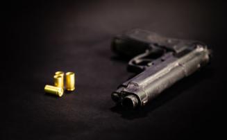 Homem é preso em flagrante por porte de arma de uso restrito em via pública em Sete Lagoas