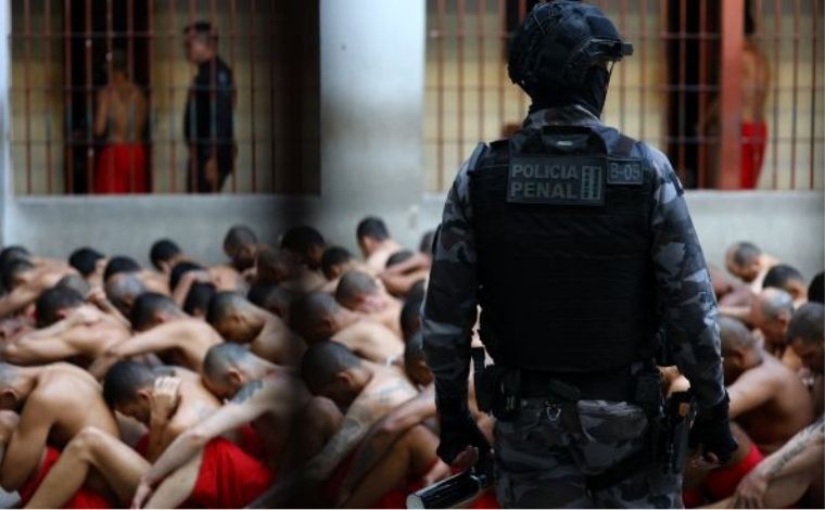 Foto: Sejusp - OperaÃ§Ã£o Dominus mira grupos criminosos locais e busca desarticular nÃºcleos de expansÃ£o de facÃ§Ãµes no sistema prisional; aÃ§Ãµes tambÃ©m ocorrem no Aglomerado da Serra, em BH