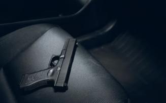 Homem é preso após polícia localizar três armas e munições em carro em Sete Lagoas