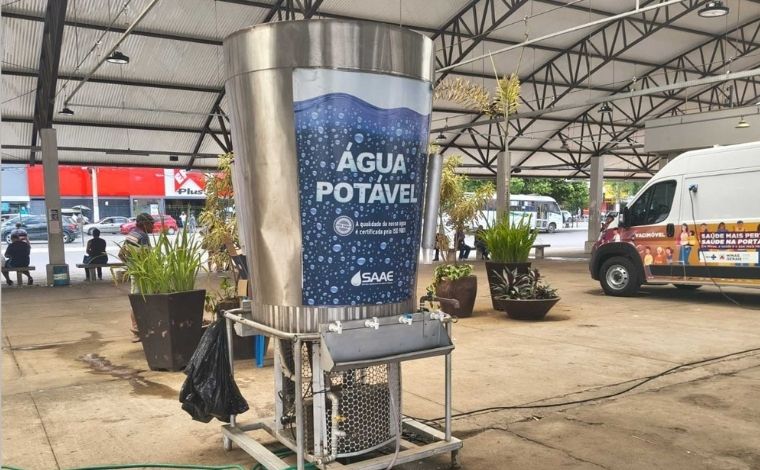 Foto: DivulgaÃ§Ã£o/PMSL - A aÃ§Ã£o emergencial ocorre em pontos estratÃ©gicos onde ocorre uma grande circulaÃ§Ã£o de pessoas. AlÃ©m do desconforto, o calor excessivo pode provocar desidrataÃ§Ã£o, insolaÃ§Ã£o e atÃ© agravar doenÃ§as cardiovasculares e metabÃ³licas