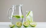Nutricionistas listam benefícios do consumo diário de água com limão