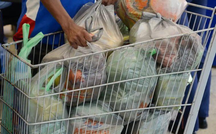 Cesta básica cai em todas as capitais do país no 2º semestre de 2025