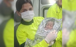 Mulher entra em trabalho de parto na BR-040 e dá à luz dentro de ambulância