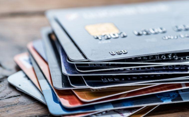 Idoso é vítima de estelionato após uso fraudulento de cartão bancário em Sete Lagoas