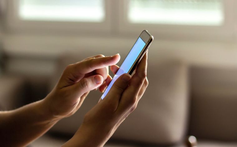 Foto: Getty Images - A vÃ­tima relatou ter recebido uma ligaÃ§Ã£o de um homem que se identificou como gerente de uma instituiÃ§Ã£o financeira. O autor demonstrou conhecimento de dados pessoais da mulher para ganhar sua confianÃ§a 