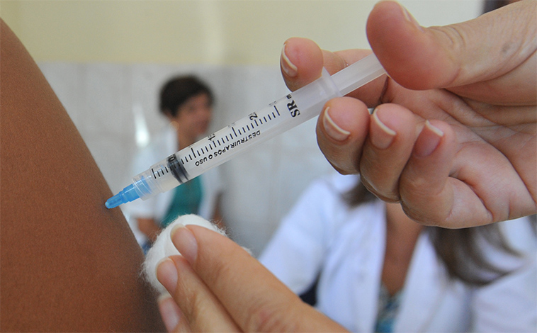 Vacinas contra a gripe estarão disponíveis até esta terça-feira (20) nas unidades de saúde