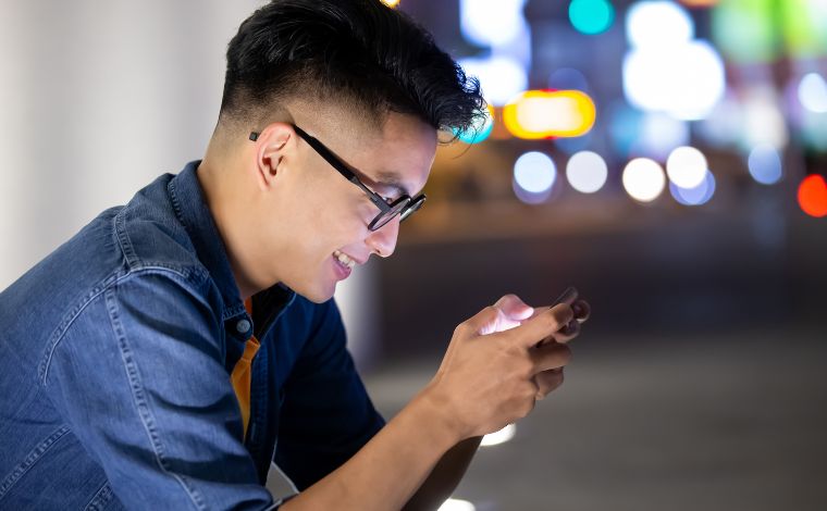 Entenda por que assistir vídeos acelerados prejudica seu cérebro