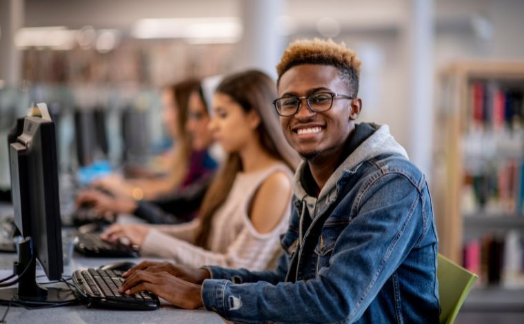 CIEE-MG abre 1.500 vagas de estágio e aprendizagem para primeiro trimestre de 2026; confira