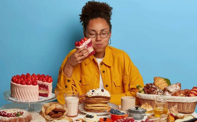Exagero ou transtorno? Médica explica diferença entre gula e compulsão