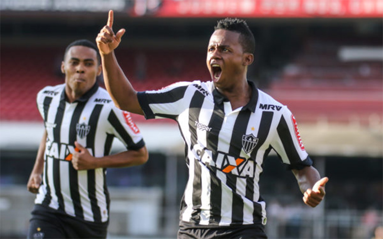 Galo vence São Paulo no Morumbi e reage no Brasileirão