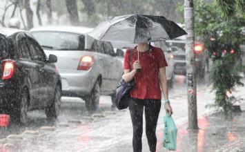 Mais de 700 municípios de Minas Gerais seguem em alerta para chuvas intensas nas próximas 24h