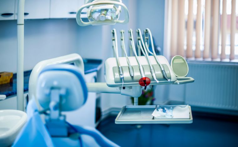 Foto: Getty Images - Os atendimentos e procedimentos ocorrerÃ£o no Centro de Especialidades OdontolÃ³gicas (CEO), que passa a funcionar em nova estrutura instalada na Faculdade Atenas