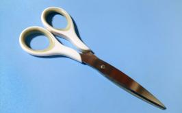 Estudante é ferido com tesoura após briga em escola municipal na Grande BH