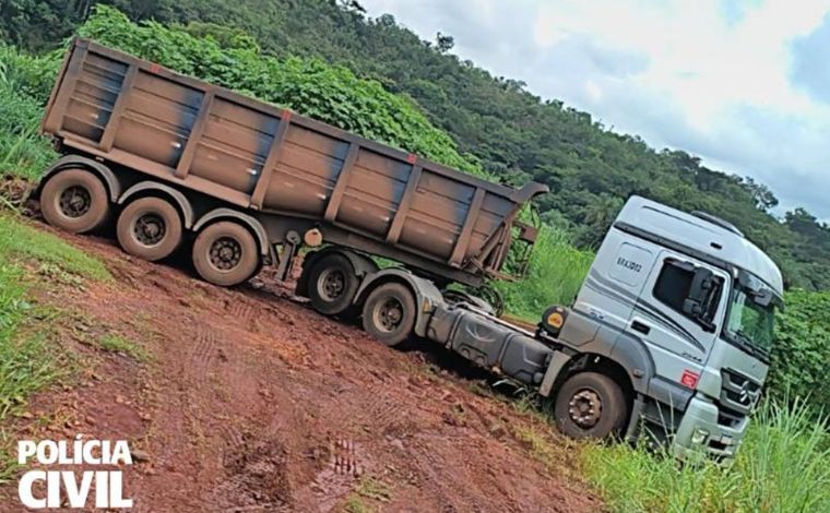 Foto: DivulgaÃ§Ã£o/PCMG -  O setor de inteligÃªncia do Depatri, Departamento Estadual de InvestigaÃ§Ã£o de Crimes Contra o PatrimÃ´nio, monitorava o grupo e identificou que o ferro-gusa estava sendo oferecido no mercado ilegal