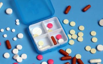 Kit ressaca: entenda os perigos de misturar álcool e medicamentos