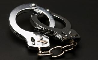 Três jovens são detidos suspeitos de matar homem a pedradas em Curvelo