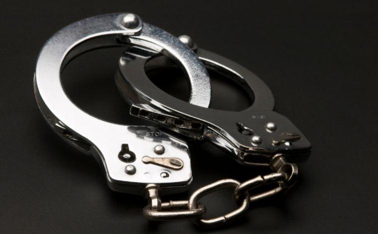 Três jovens são detidos suspeitos de matar homem a pedradas em Curvelo