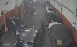 Vídeo: Homem é preso após destruir veículos de oficina e atropelar ex-patrão em Belo Horizonte