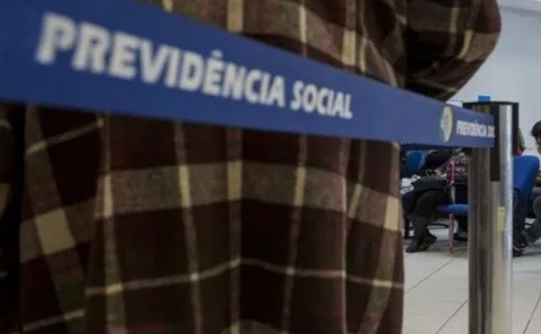 Foto: Ilustrativa - A prisÃ£o ocorreu na manhÃ£ desta quarta-feira (11), apÃ³s a PM receber informaÃ§Ãµes de que o suspeito estaria no local e possuÃ­a um mandado de prisÃ£o em aberto