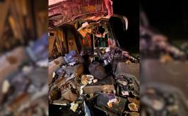 Acidente entre ônibus e caminhão deixa cinco feridos na BR-040 em Paraopeba