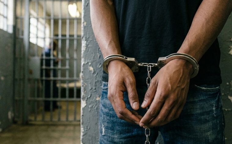 Foto: Ilustrativa - Relatos sobre a atuaÃ§Ã£o do falso agente surgiram inicialmente em bairros como Alvorada, SÃ£o Francisco e na regiÃ£o do JK, onde os moradores compartilharam avisos em grupos de mensagens para prevenir crimes